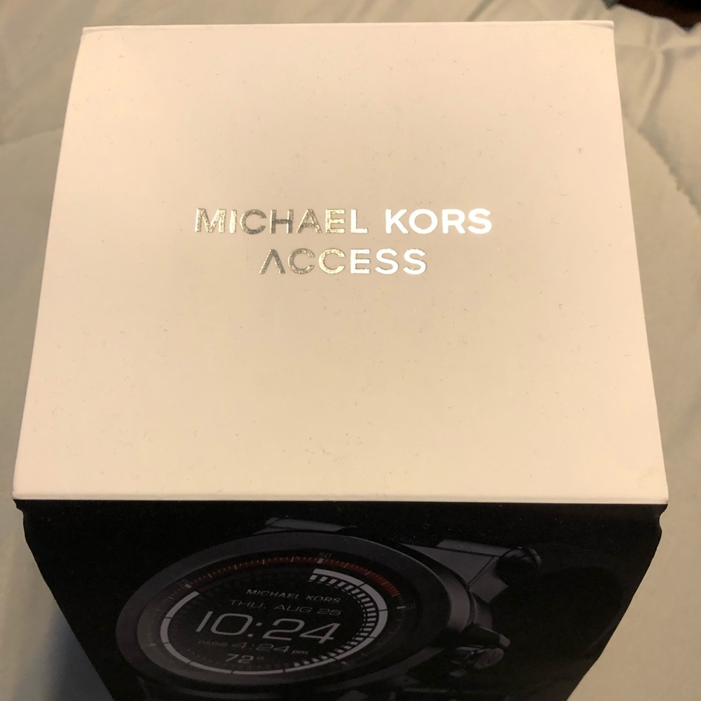 ⭐️MICHAEL KORS SMART WATCH⭐️